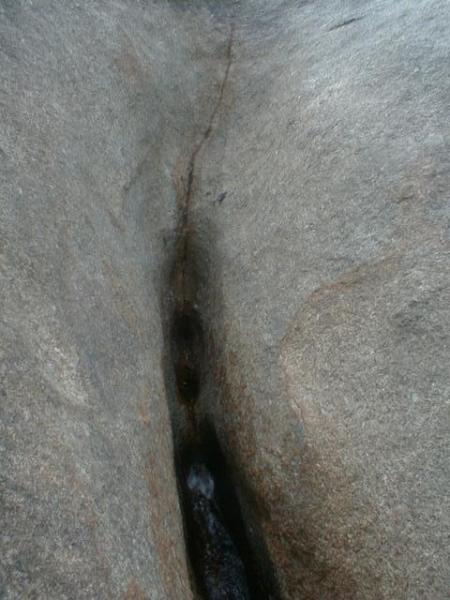 Scaled image Grand-Mother rock (Hin Yai), near Hin Ta.jpeg 